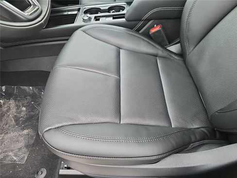 New 2026 Lincoln Corsair Reserve FWD image 15