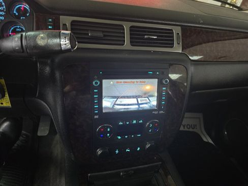 Used 2013 GMC Yukon XL Denali image 24