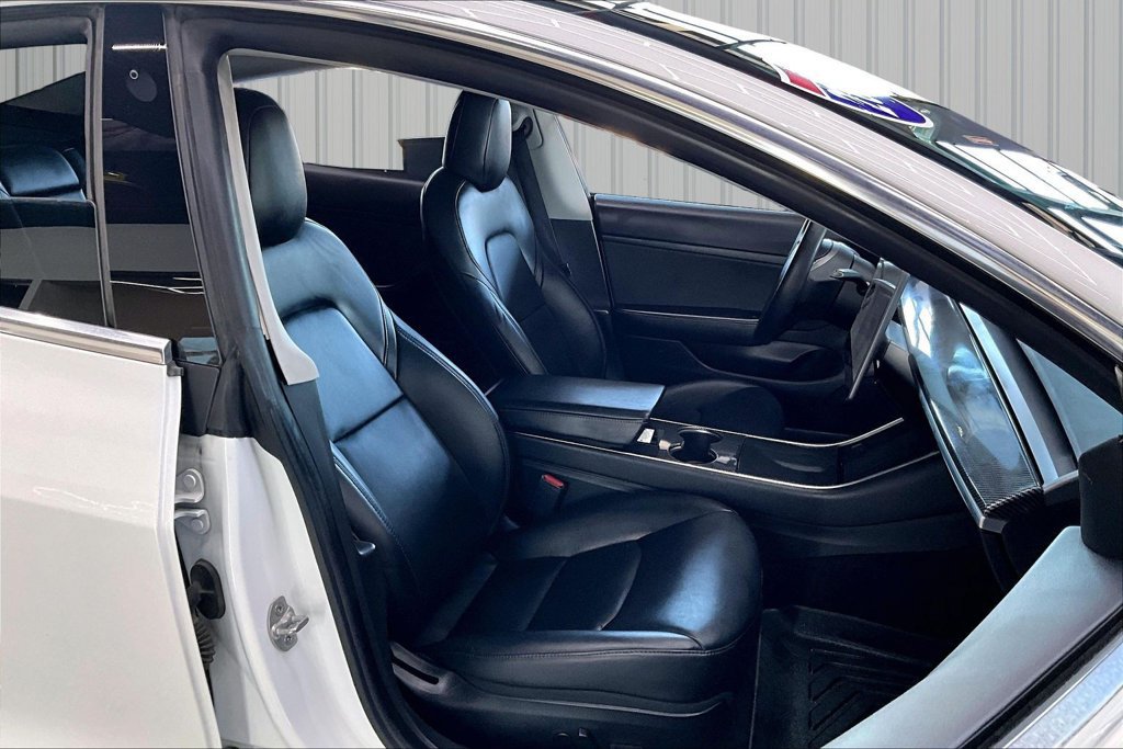 Used 2020 Tesla Model 3 Standard Range Plus RWD image 28