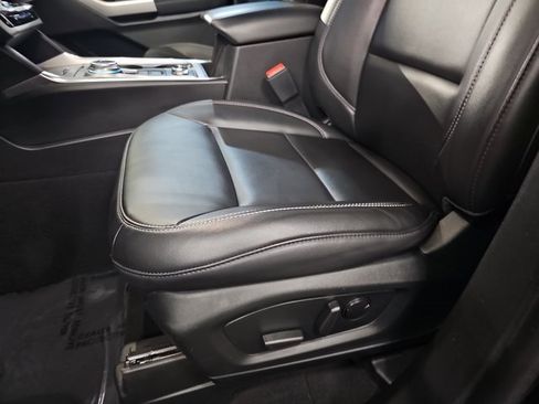 Used 2023 Ford Explorer XLT w/ Equipment Group 202A image 29