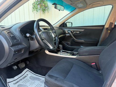 Used 2014 Nissan Altima 2.5 SV FWD image 11