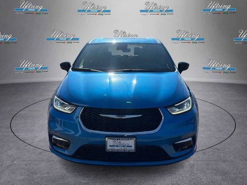 New 2026 Chrysler Pacifica Limited image 8