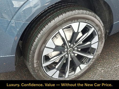 Used 2026 Volvo XC60 B5 Plus w/ Protection Package Premier AWD/4WD image 6