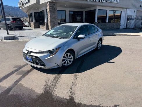 Used 2023 Toyota Corolla LE FWD image 2