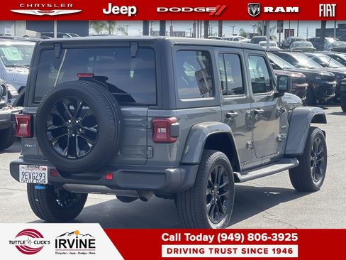 Used 2023 Jeep Wrangler Sahara image 6