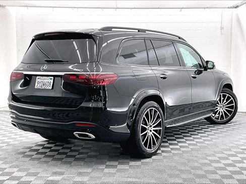 Used 2026 Mercedes-Benz GLS 580 4MATIC image 11