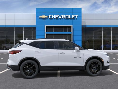 New 2026 Chevrolet Blazer LT w/ Convenience Package FWD image 5