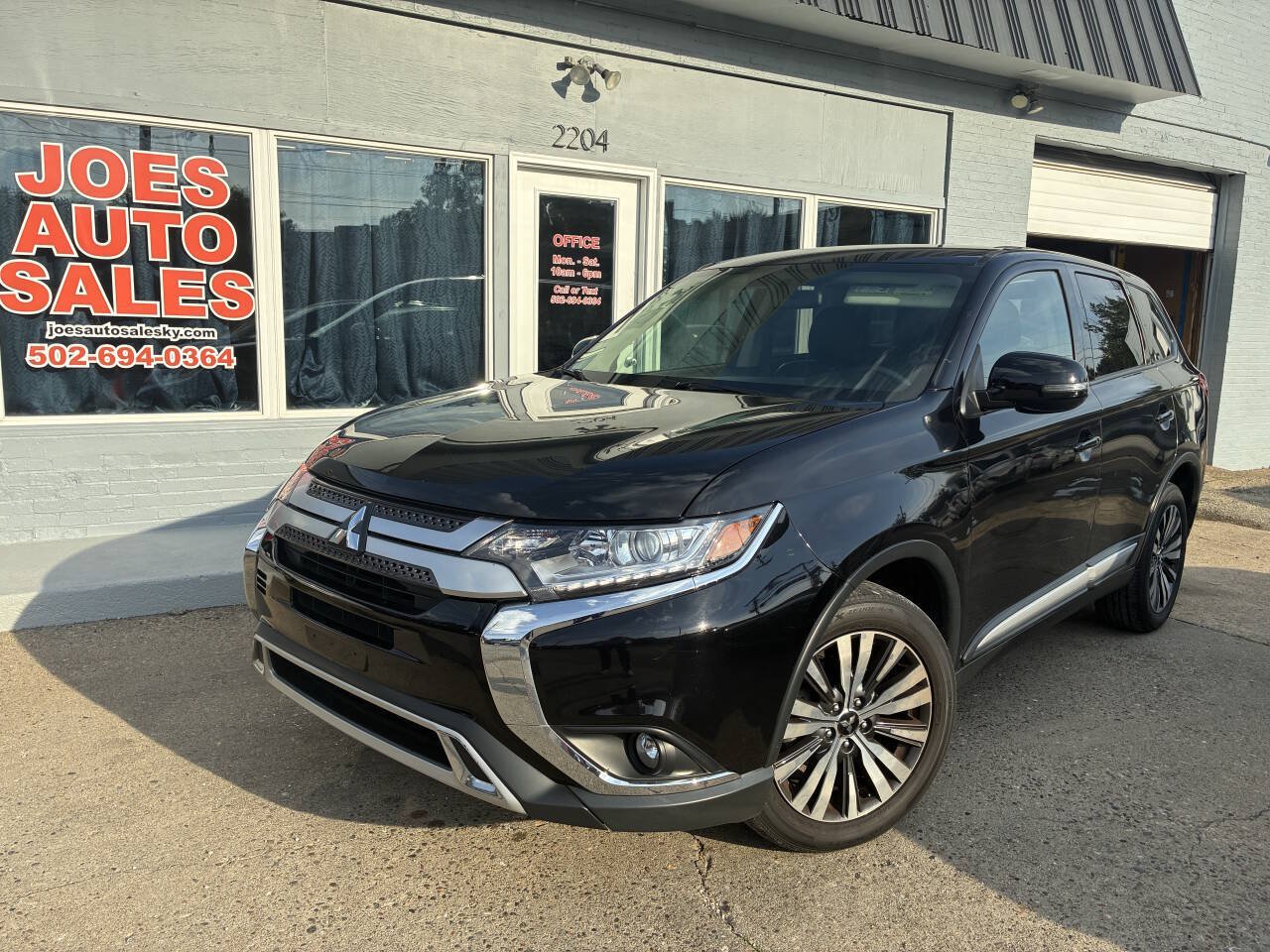 Used 2019 Mitsubishi Outlander SE AWD/4WD image 2