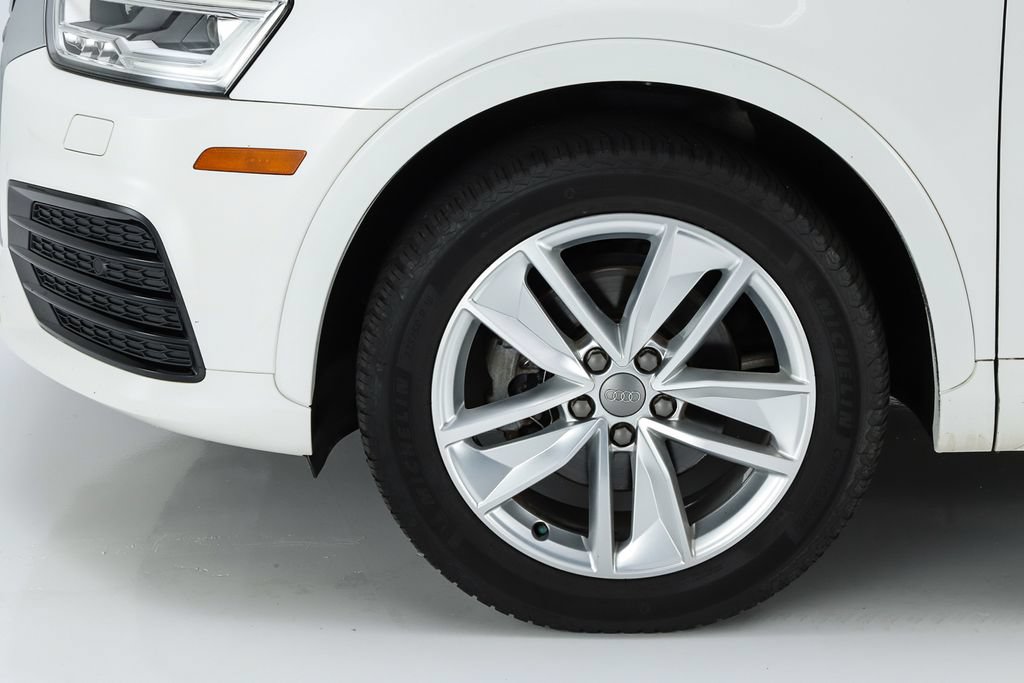 Used 2018 Audi Q3 2.0T Premium Plus w/ Premium Plus Package AWD/4WD image 9