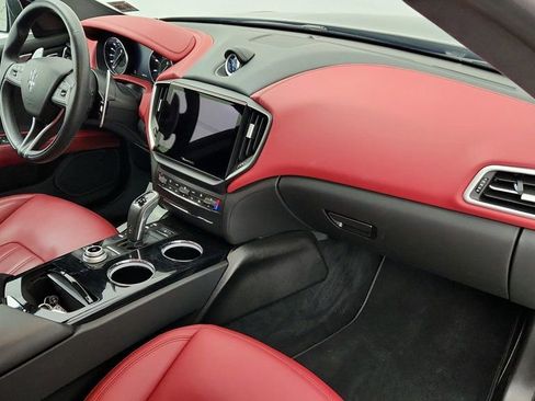 Used 2023 Maserati Ghibli Modena image 25