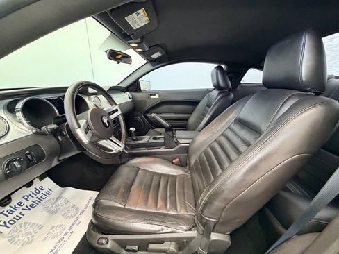 Used 2006 Ford Mustang GT RWD image 2