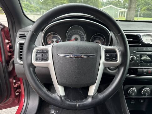 Used 2011 Chrysler 200 Touring FWD image 21