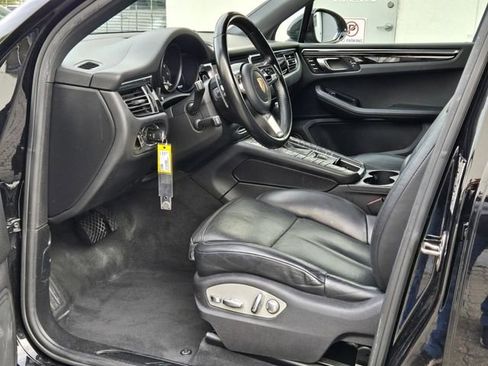 Used 2020 Porsche Macan Base image 13