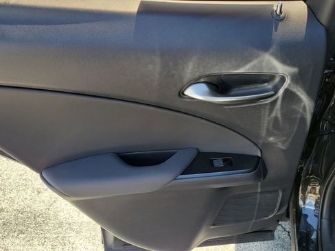 Used 2021 Lexus UX 200 image 10