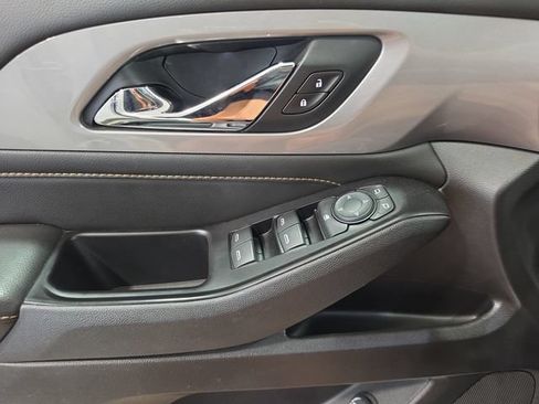 Used 2018 Chevrolet Traverse LT AWD/4WD image 16
