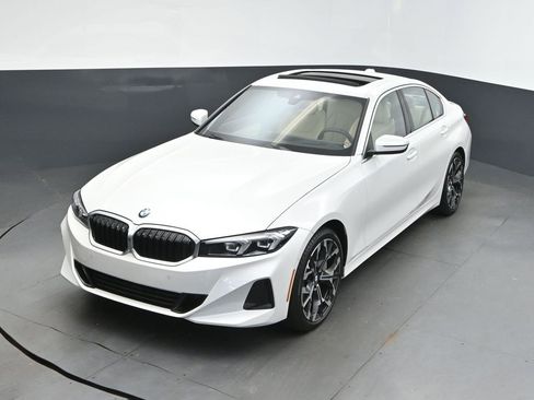 Certified 2025 BMW 330i Sedan w/ Premium Package image 30