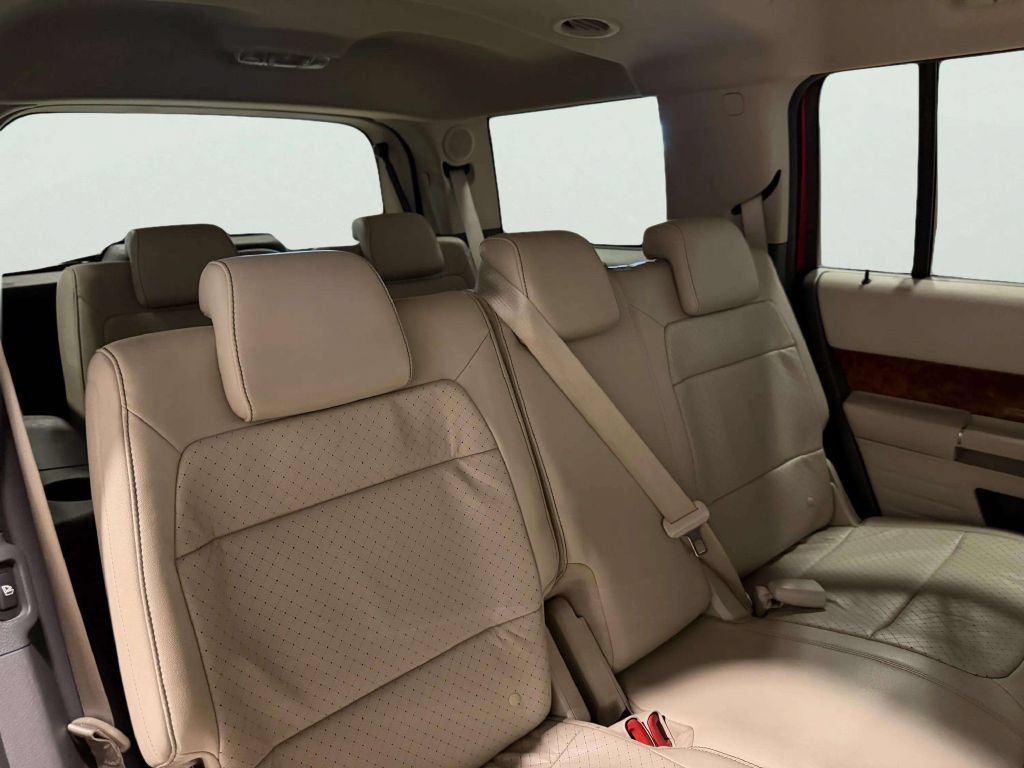 Used 2011 Ford Flex Limited FWD image 25