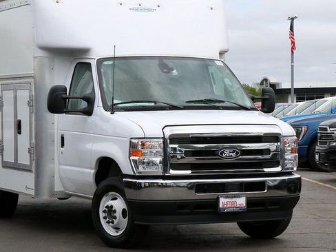 New 2026 Ford E-450 and Econoline 450 Super Duty w/ Power Equipment Group RWD image 2