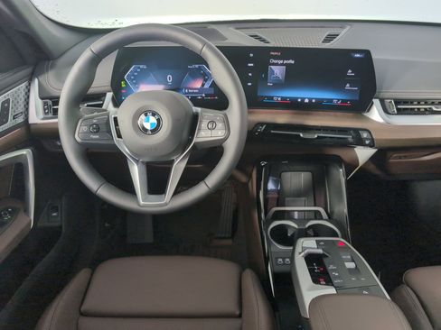 Used 2025 BMW X1 xDrive28i w/ Premium Package image 12