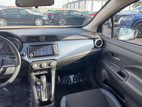 Used 2025 Nissan Versa SV image 34