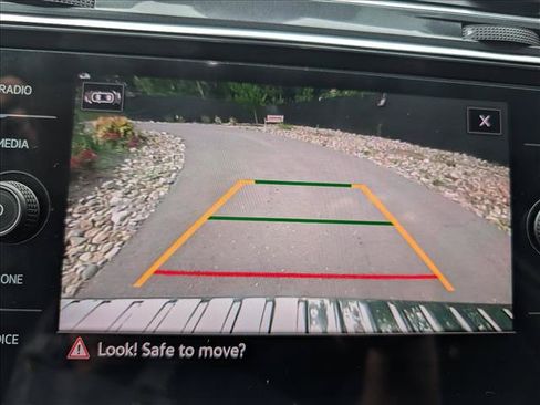 Certified 2023 Volkswagen Tiguan SE w/ Panoramic Sunroof Package FWD image 40