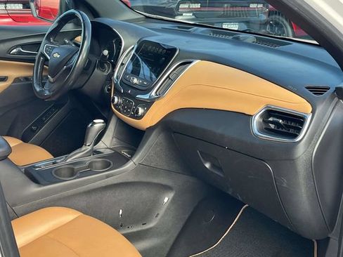 Used 2018 Chevrolet Equinox Premier FWD image 25