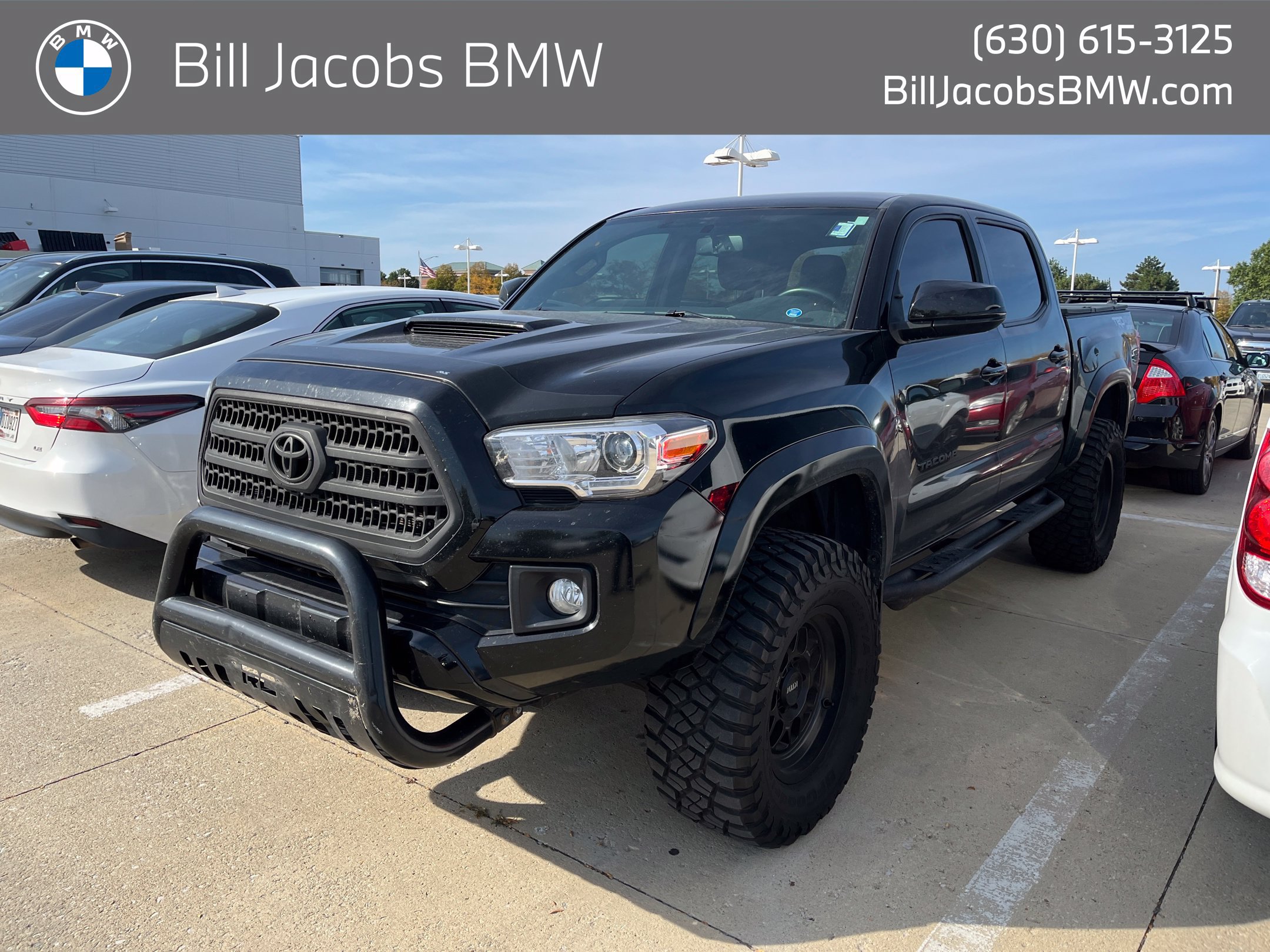 Used 2017 Toyota Tacoma TRD Sport w/ Tow Package (A/T) AWD/4WD image 1