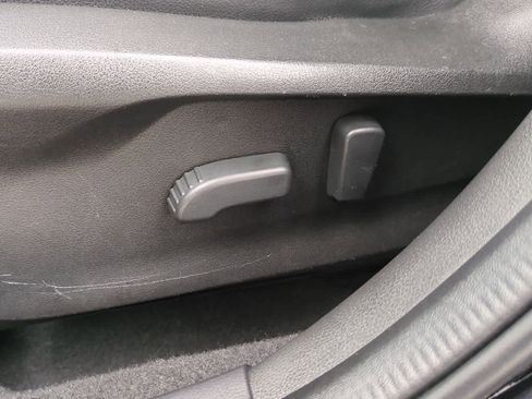 Used 2023 Subaru Crosstrek 2.5i Limited image 16