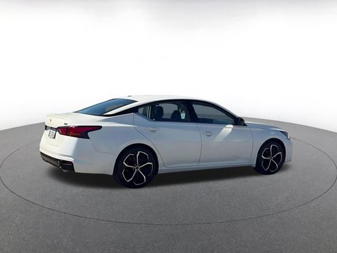 Used 2025 Nissan Altima 2.5 SR image 15