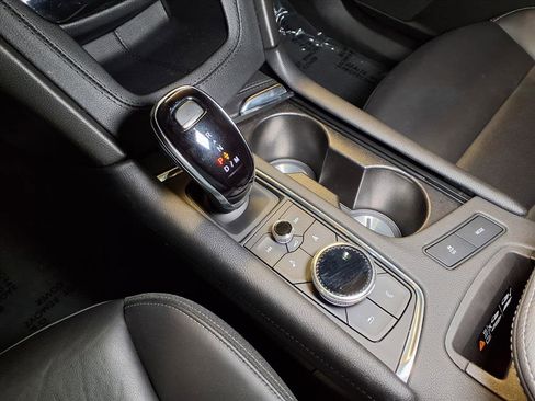 Certified 2025 Cadillac XT6 Premium Luxury image 6