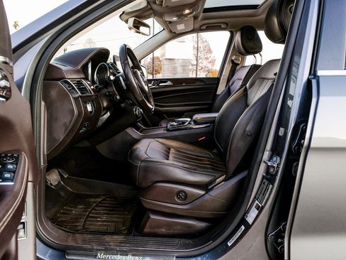 Used 2019 Mercedes-Benz GLS 450 4MATIC w/ Premium 1 Package image 4