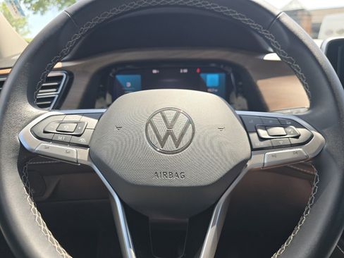 Used 2024 Volkswagen Atlas SE FWD image 23