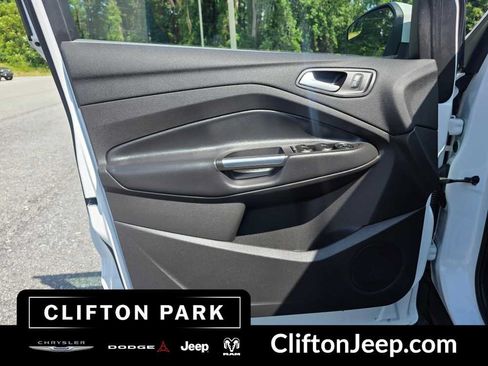 Used 2019 Ford Escape SE AWD/4WD image 9