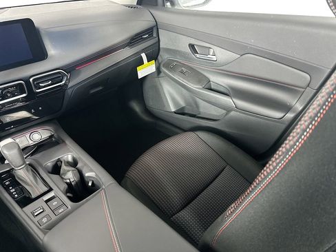 New 2026 Nissan Sentra SR w/ Floor Mat Package FWD image 29