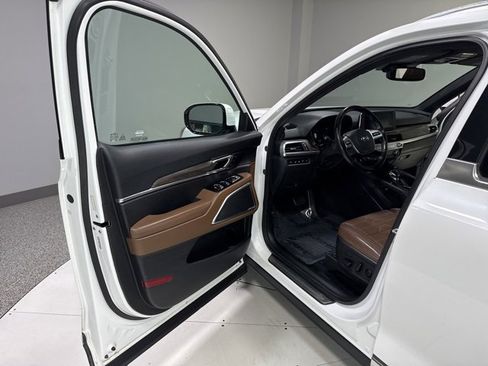 Used 2020 Kia Telluride SX w/ SX Prestige Package image 11