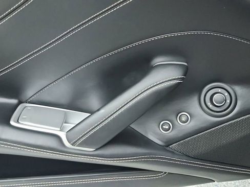 Used 2018 Ferrari California T image 16