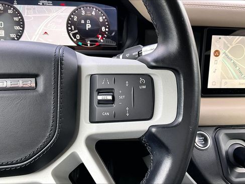 Used 2020 Land Rover Defender 110 HSE image 24