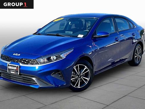 Used 2023 Kia Forte LXS w/ LXS Technology Package FWD image 1