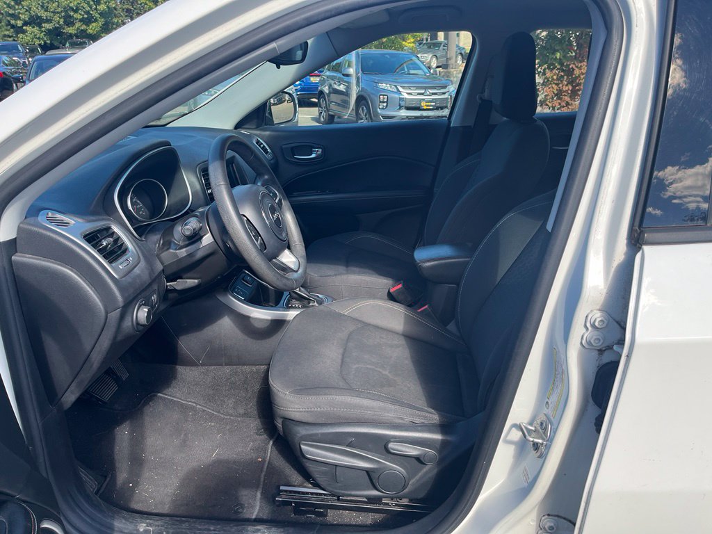 Used 2019 Jeep Compass Sport w/ Tech Group FWD image 21