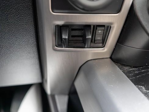 Used 2019 Ford F150 Platinum w/ Technology Package image 29