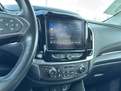 Used 2021 Chevrolet Traverse Premier image 22