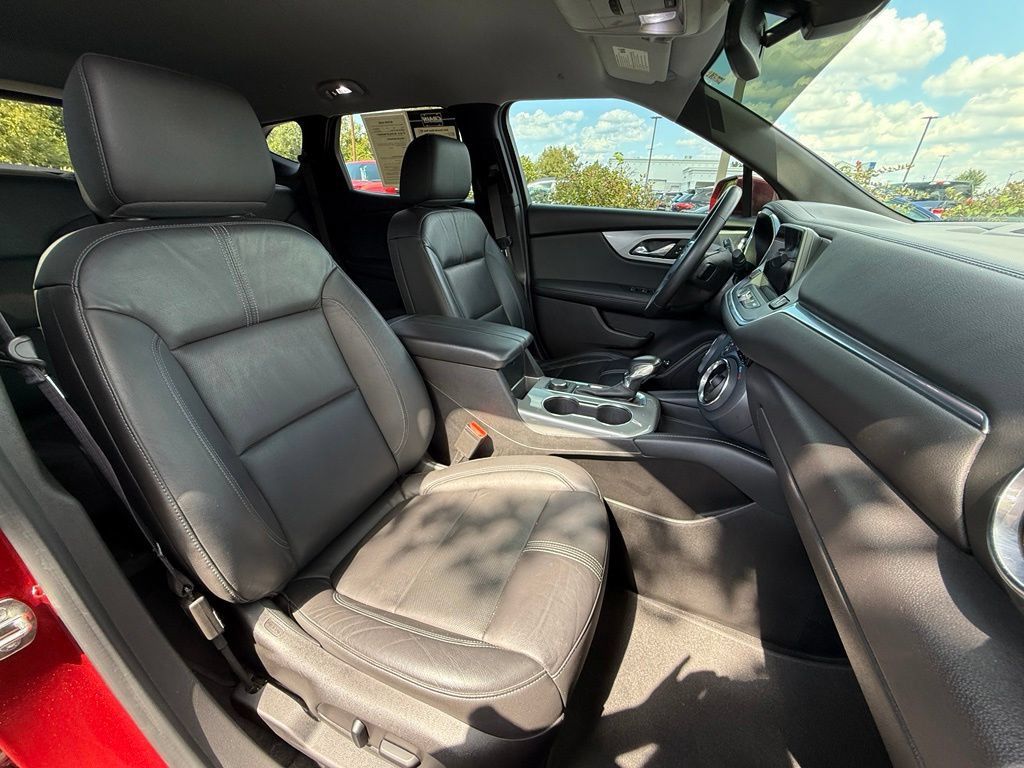 Used 2019 Chevrolet Blazer LT FWD image 38