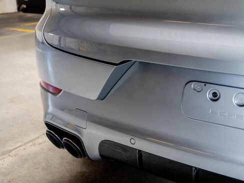 Certified 2025 Porsche Cayenne GTS AWD/4WD image 15