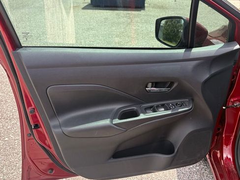 Used 2025 Nissan Versa SV image 10