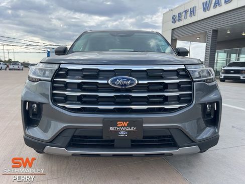 New 2025 Ford Explorer Active w/ Active Comfort Package image 9