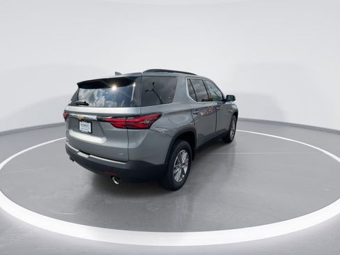 Used 2023 Chevrolet Traverse LT FWD image 7