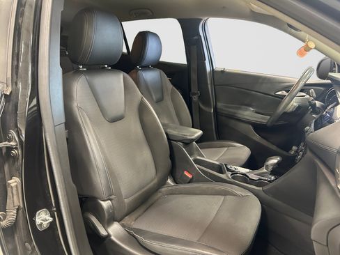 Used 2022 Buick Encore GX Select w/ Sport Touring Package FWD image 20