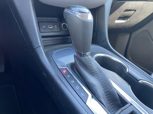 Used 2019 Chevrolet Equinox LS w/ LS Convenience Package image 11