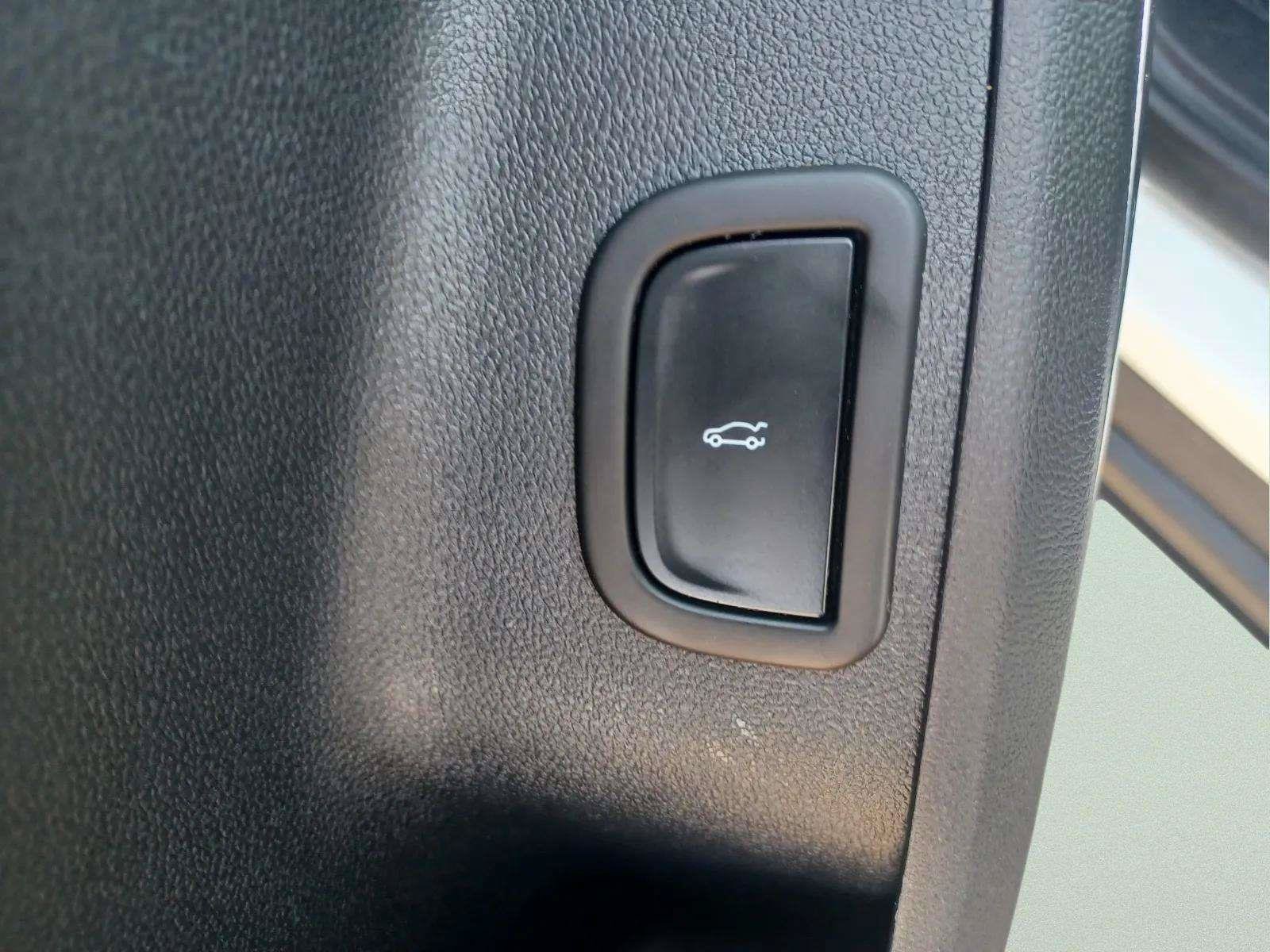 Used 2026 GMC Acadia AWD Elevation w/ Elevation Premium Package image 18