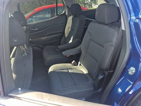 Used 2023 GMC Acadia SLE w/ Driver Convenience Package image 6